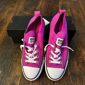 Ladies converse sneakers NEW